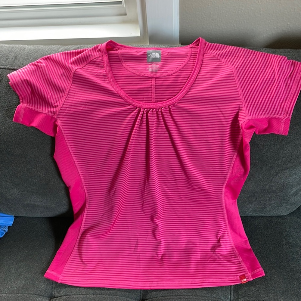 The North Face Vapor-Wick Women’s Tshirt Size Large